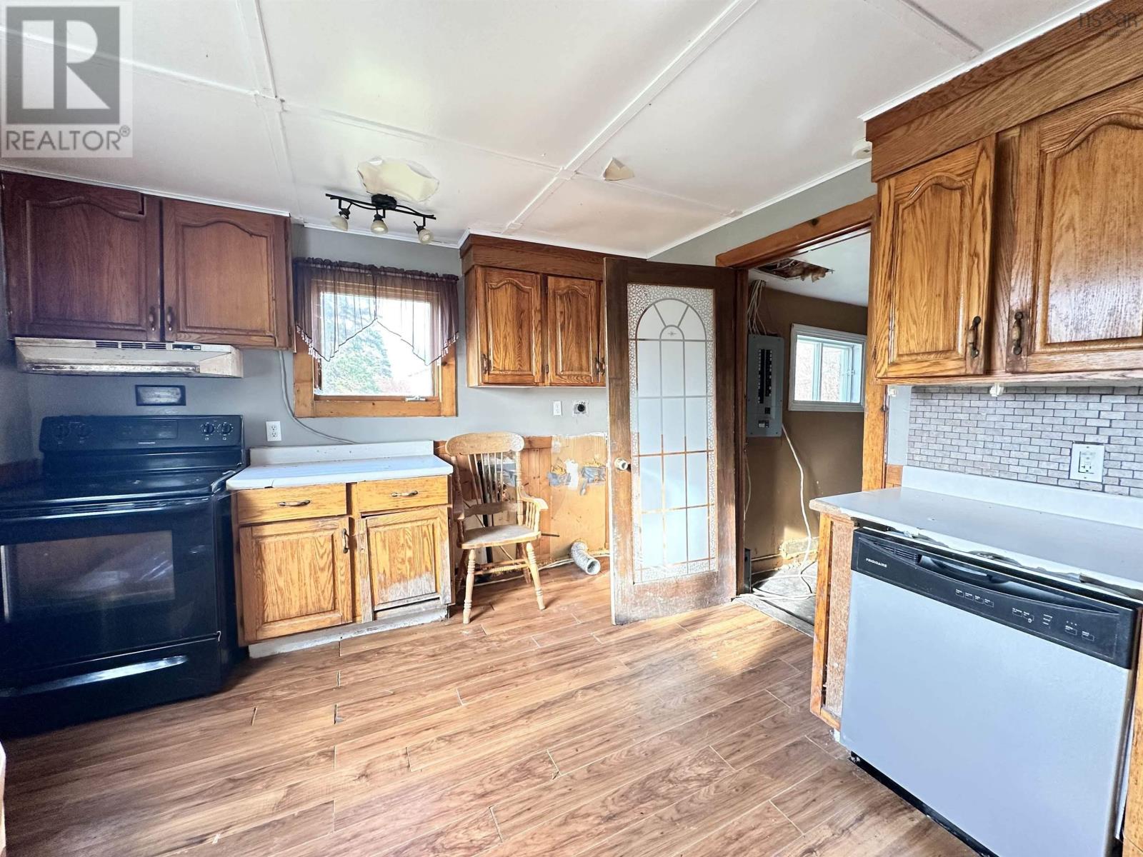 6 Lake Road Property Photo 7