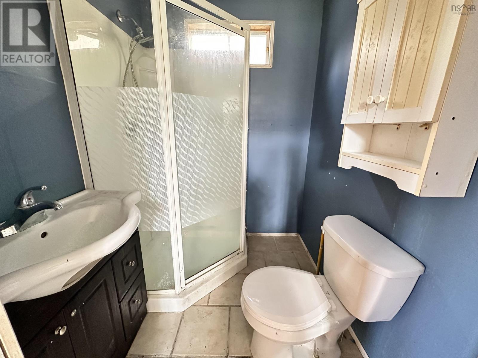 6 Lake Road Property Photo 12