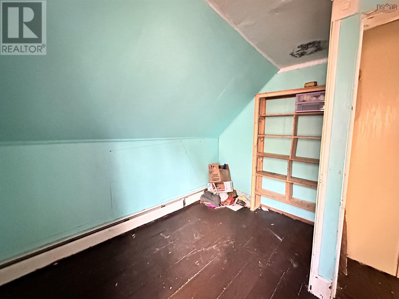 6 Lake Road Property Photo 30