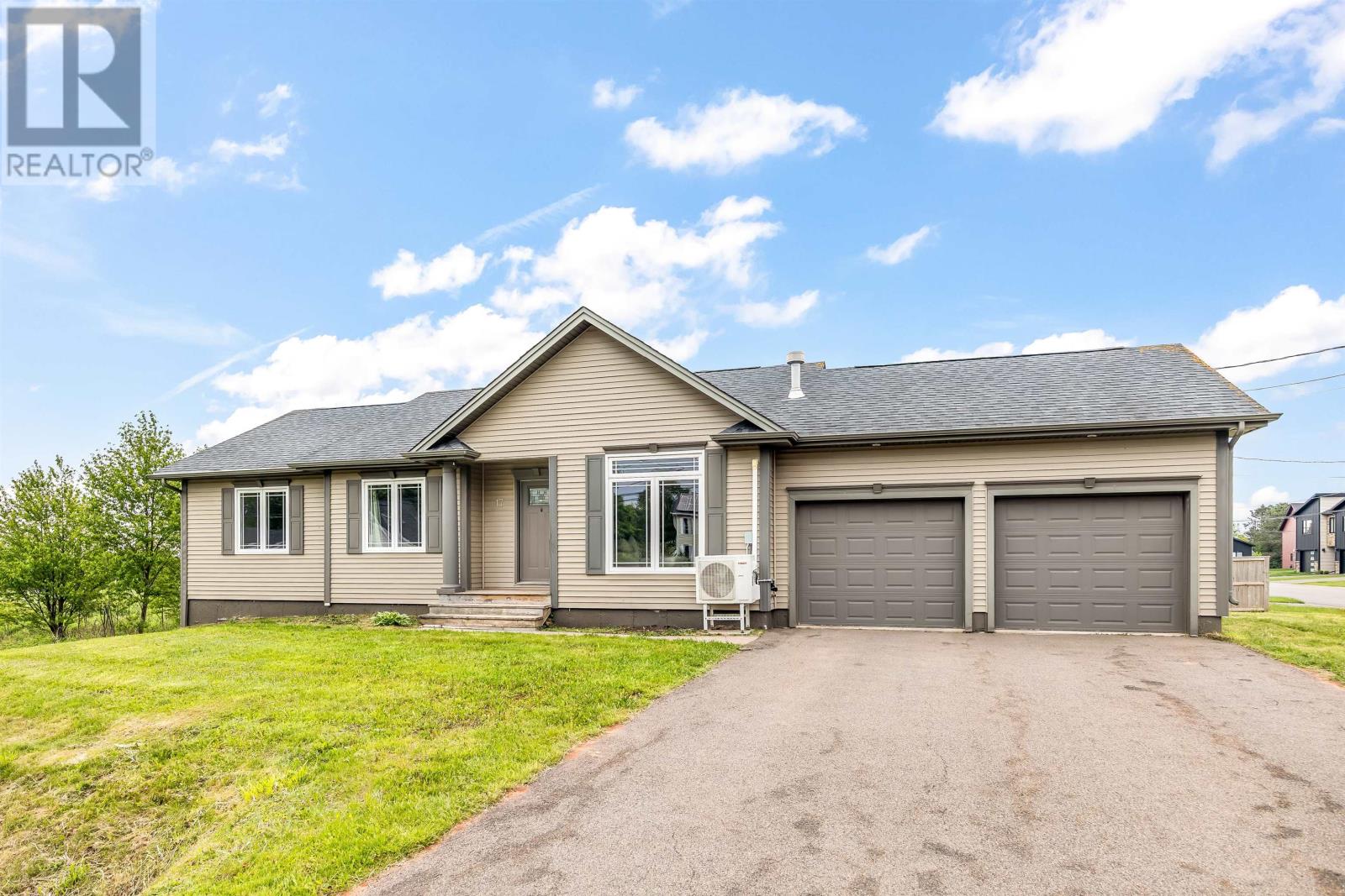 17 Royalty Road Property Photo 1