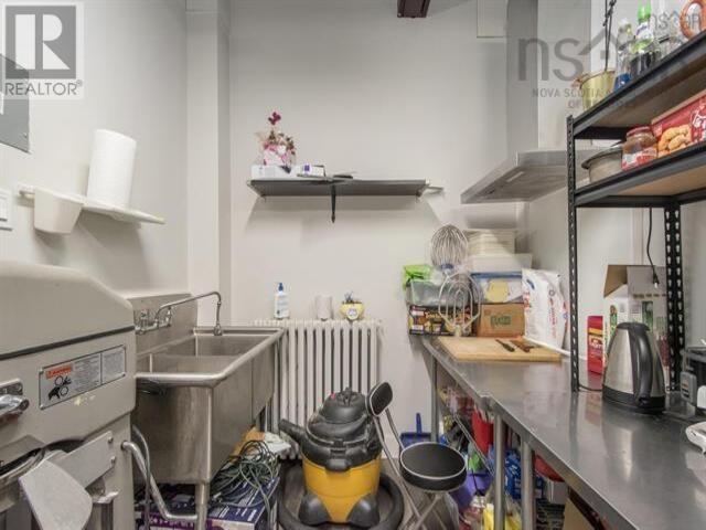 6083 South Street Property Photo 8