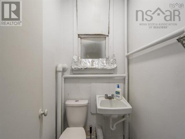 6083 South Street Property Photo 10