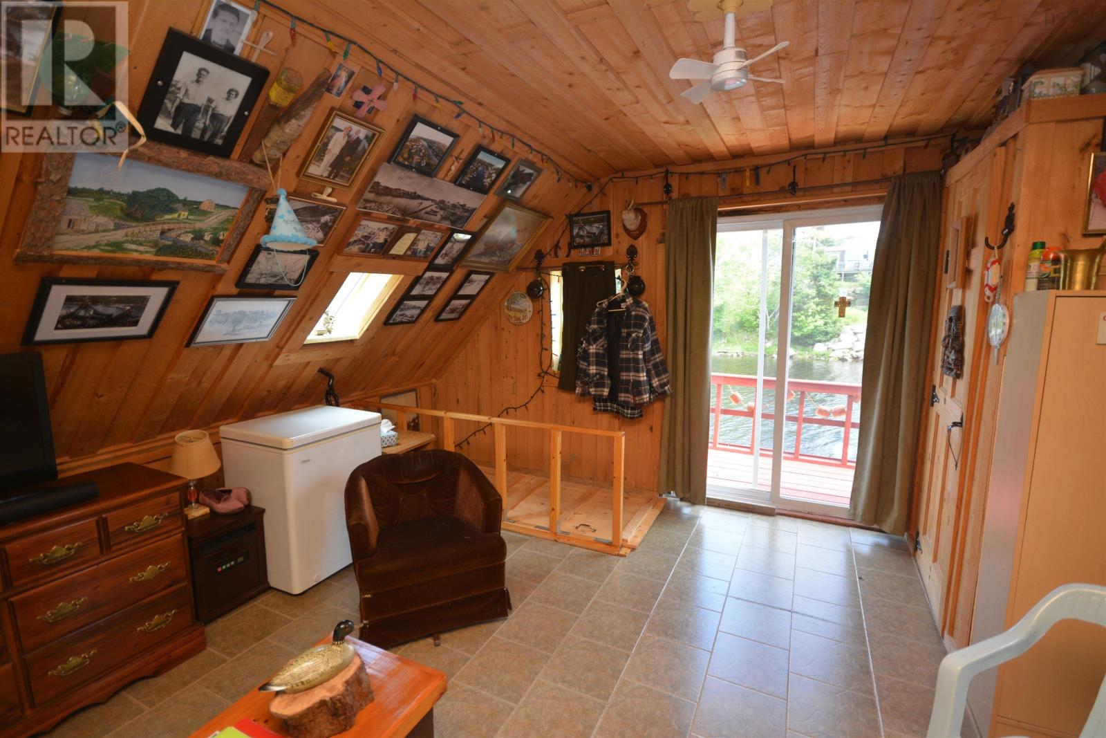 1570 John Brackett Drive Property Photo 2