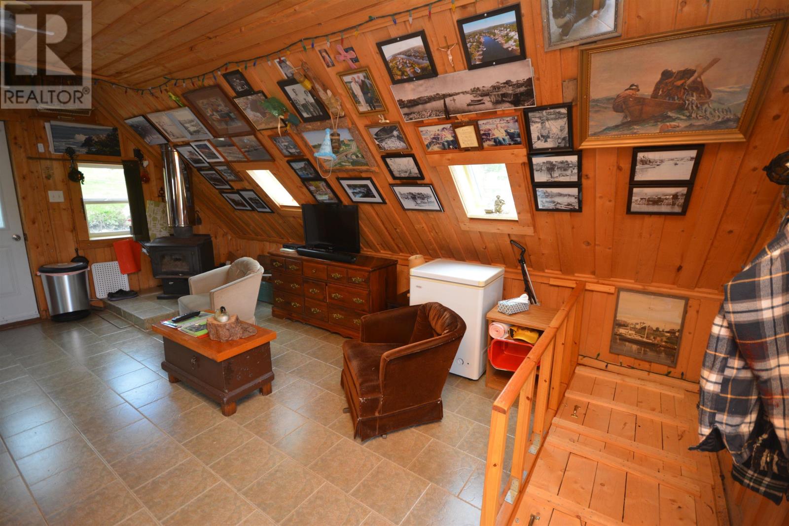 1570 John Brackett Drive Property Photo 5