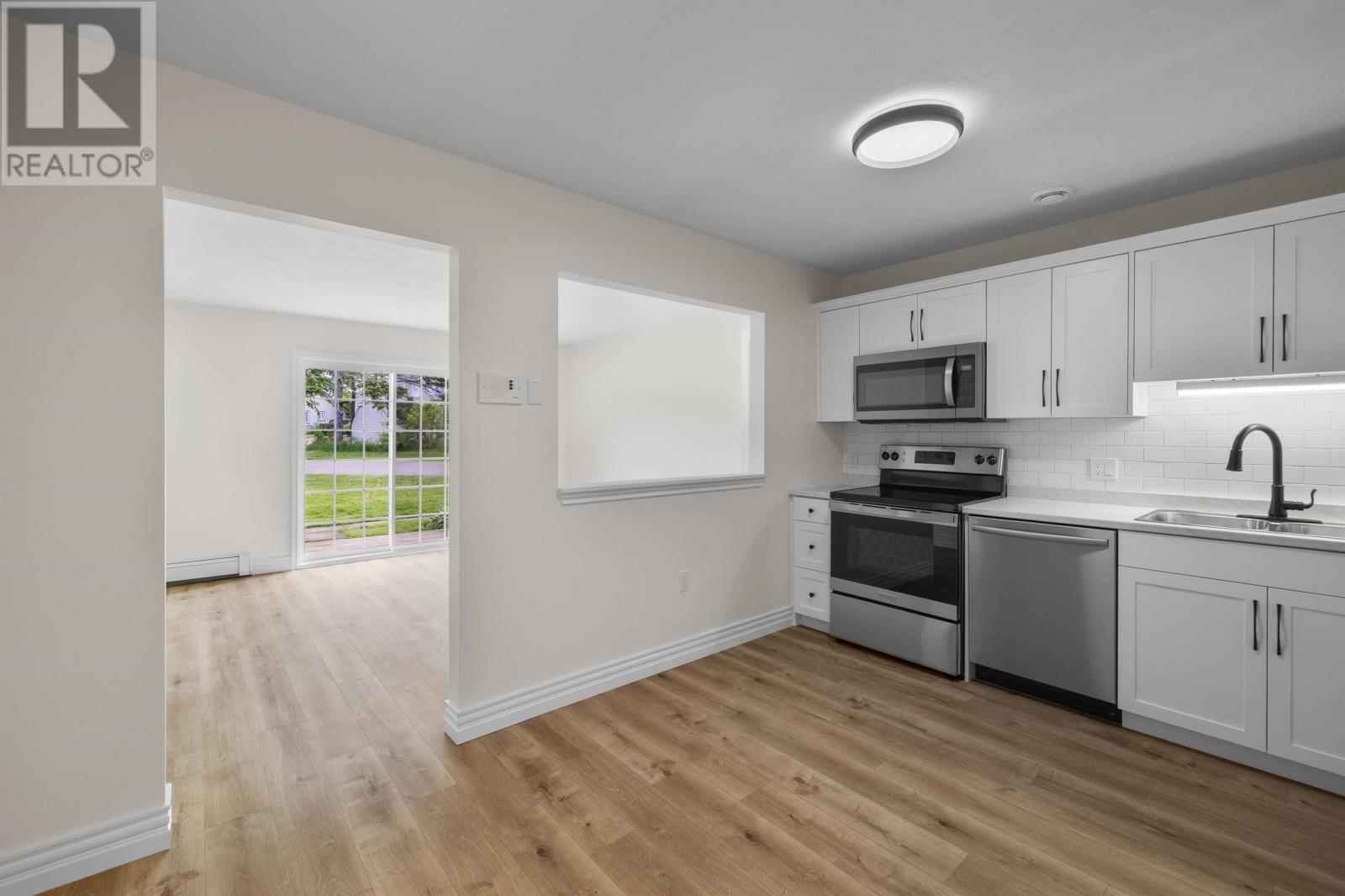 106 6-22 Waterview Heights Property Photo 2