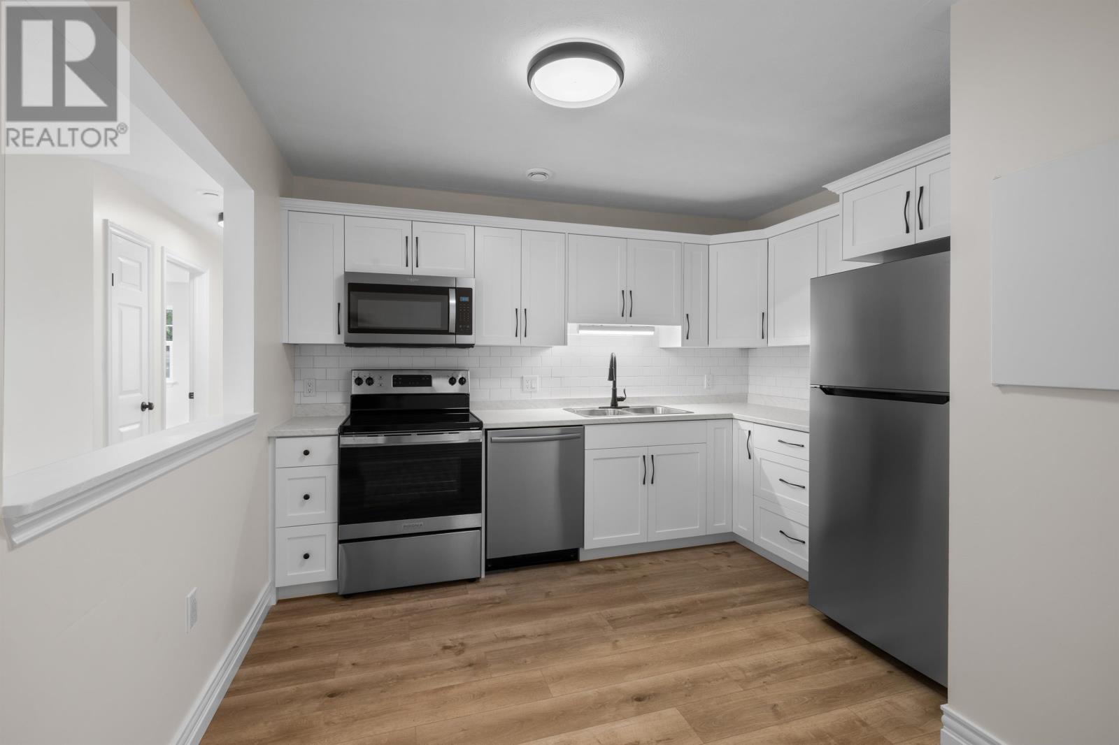 106 6-22 Waterview Heights Property Photo 3