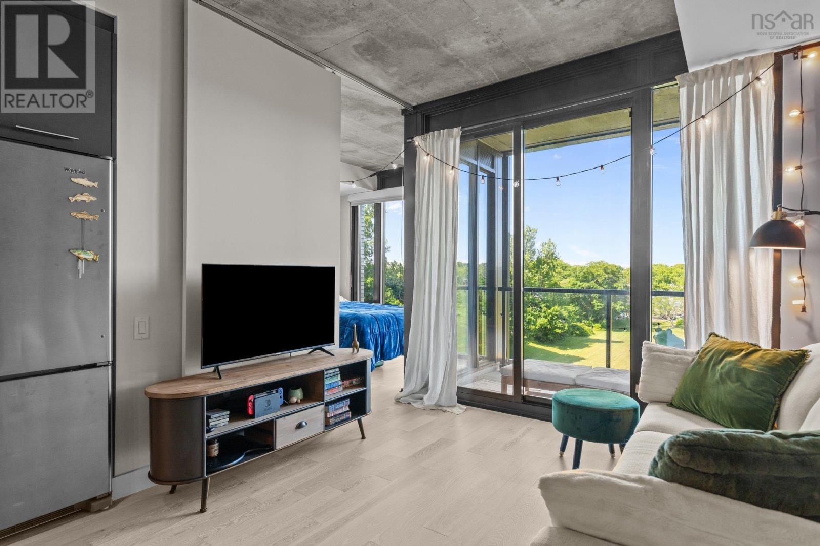 618 1048 Wellington Street Property Photo 1