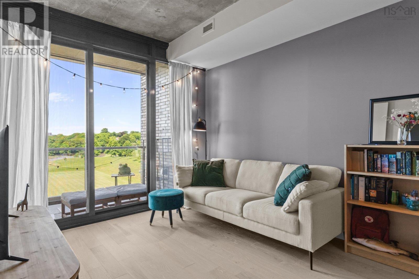 1048 Wellington Street #618 Property Photo 2