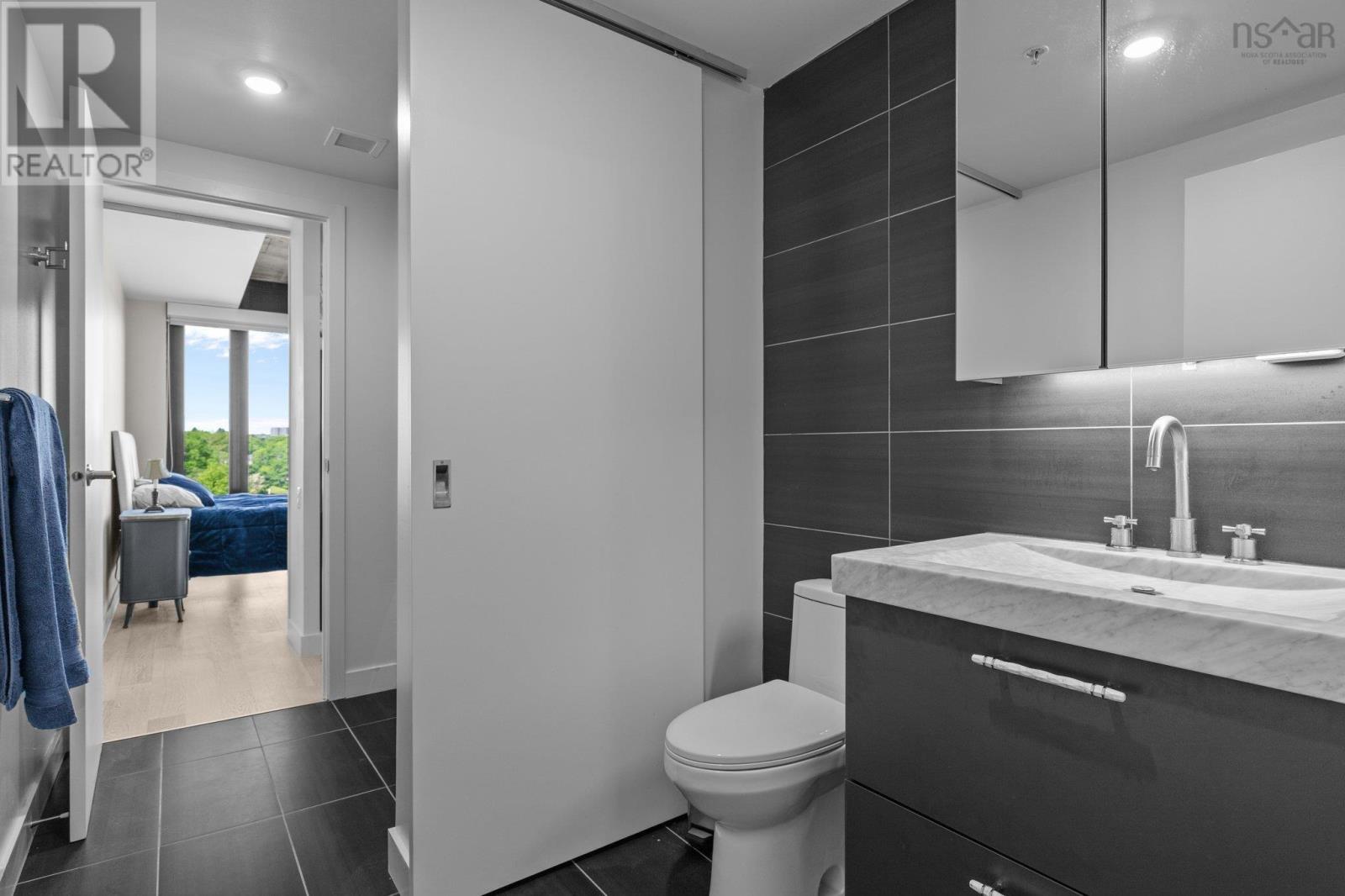 1048 Wellington Street #618 Property Photo 7