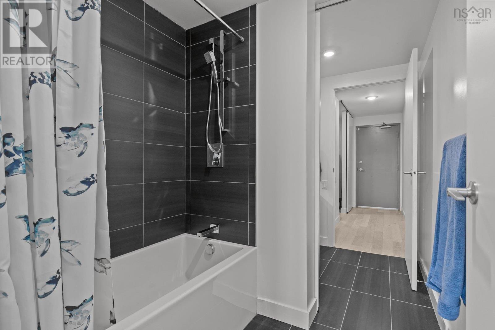 1048 Wellington Street #618 Property Photo 8