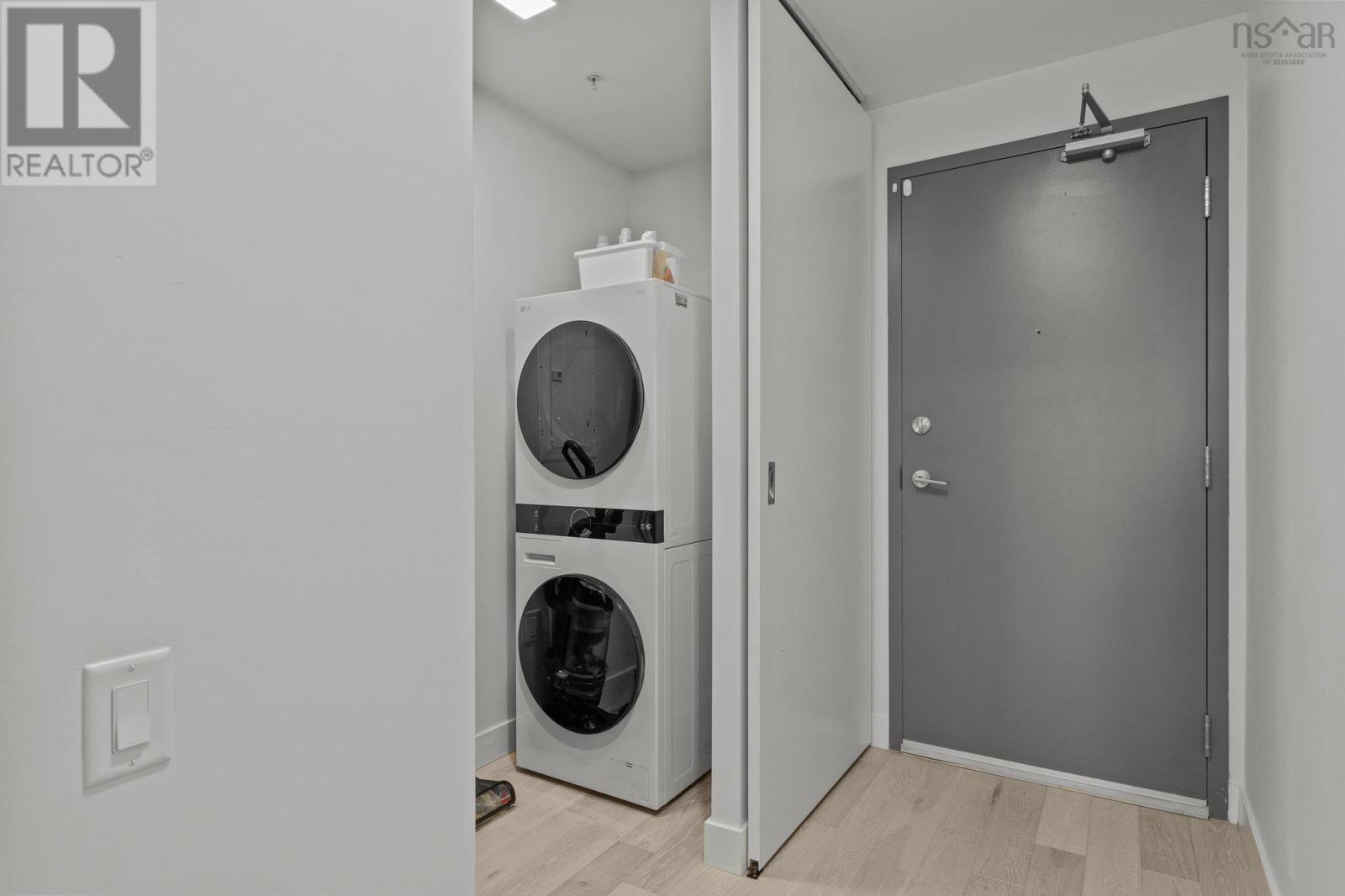 1048 Wellington Street #618 Property Photo 9