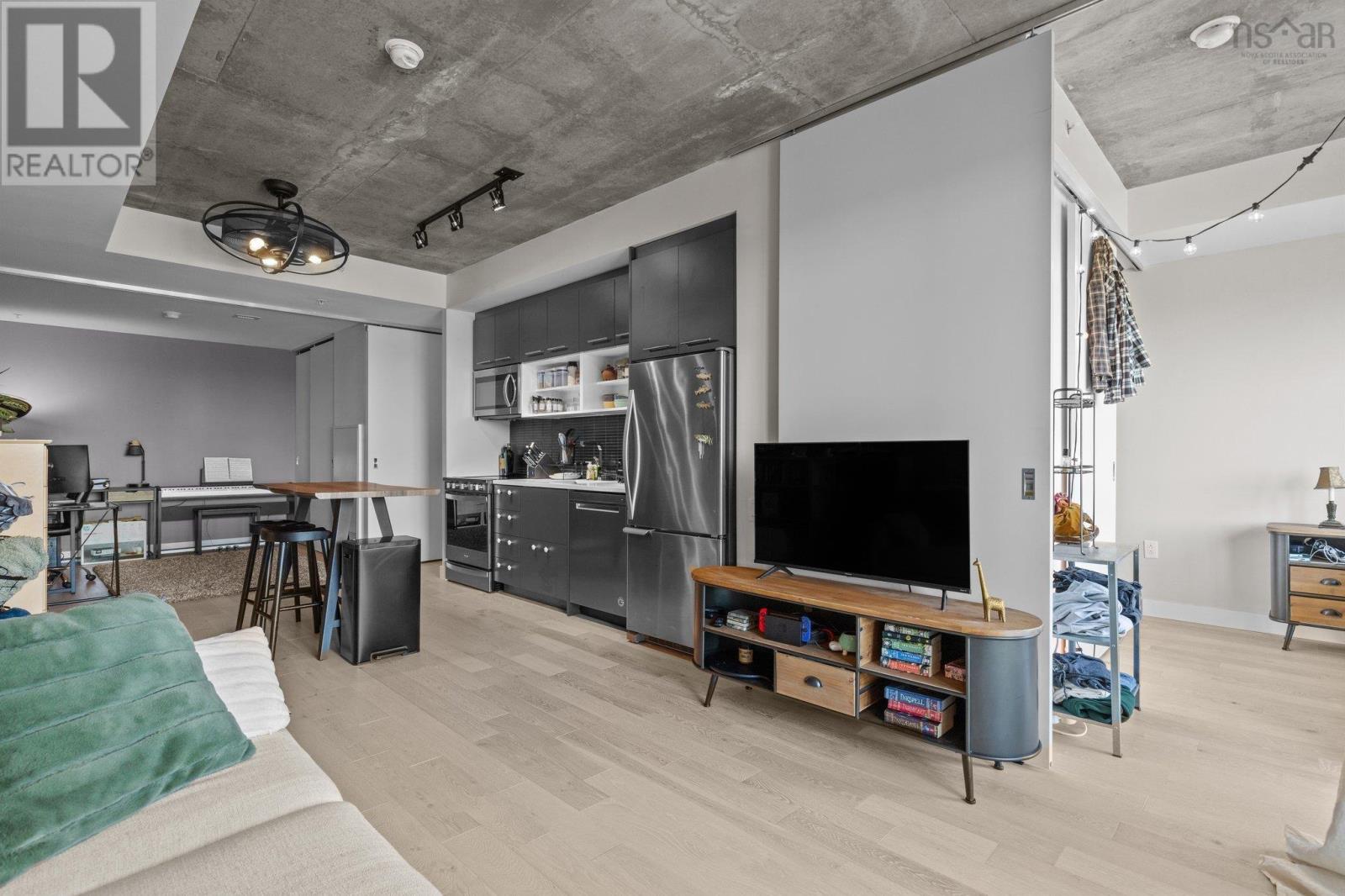 1048 Wellington Street #618 Property Photo 10