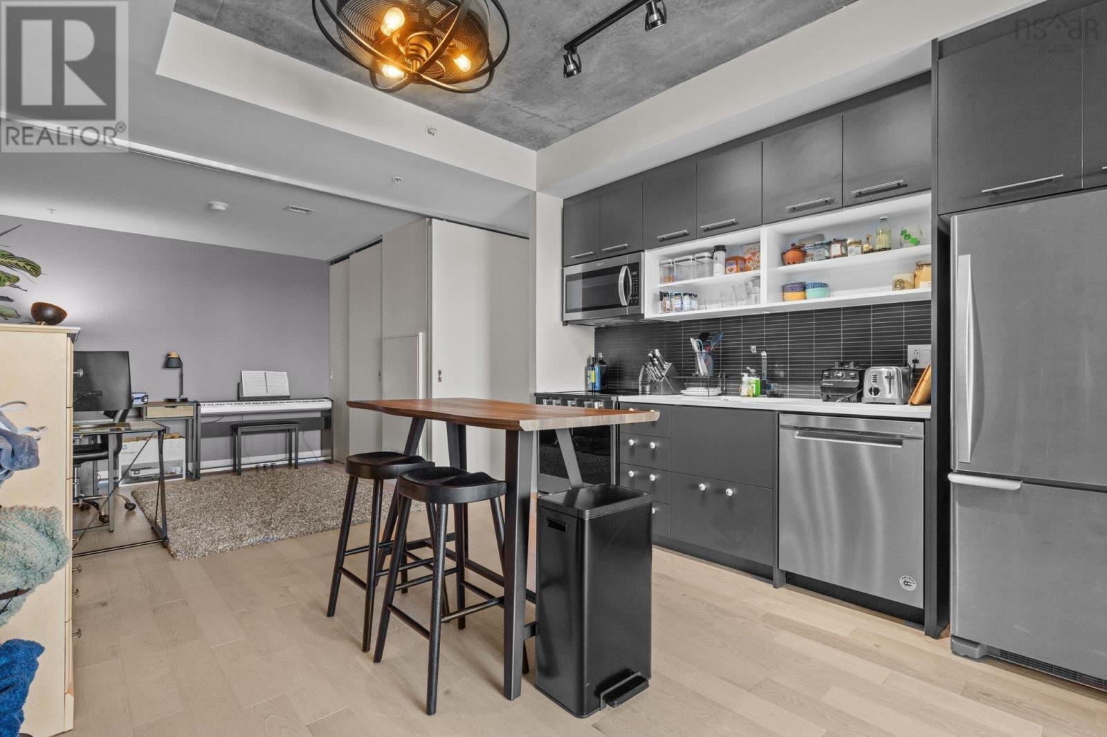 1048 Wellington Street #618 Property Photo 12