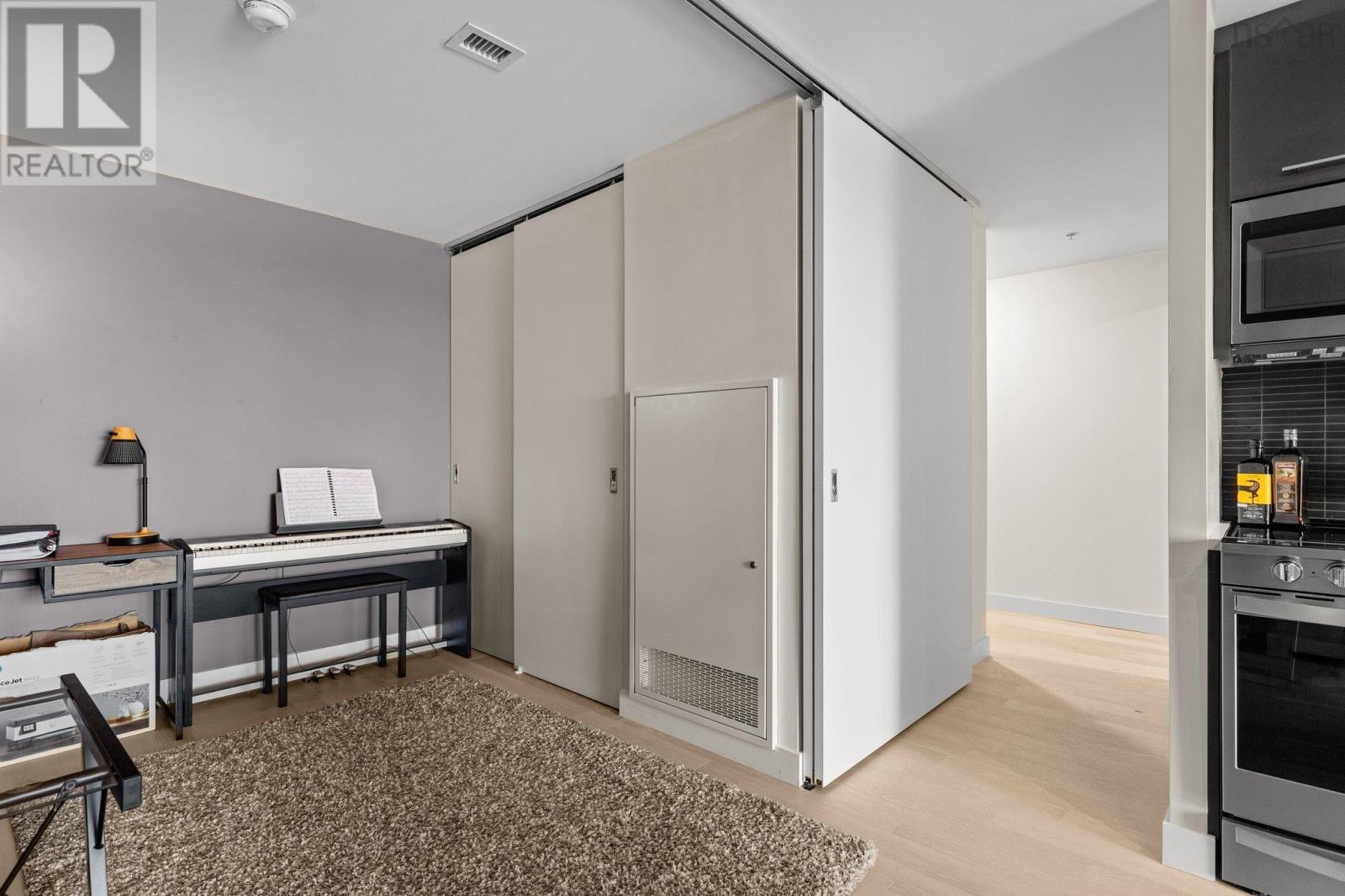 1048 Wellington Street #618 Property Photo 18