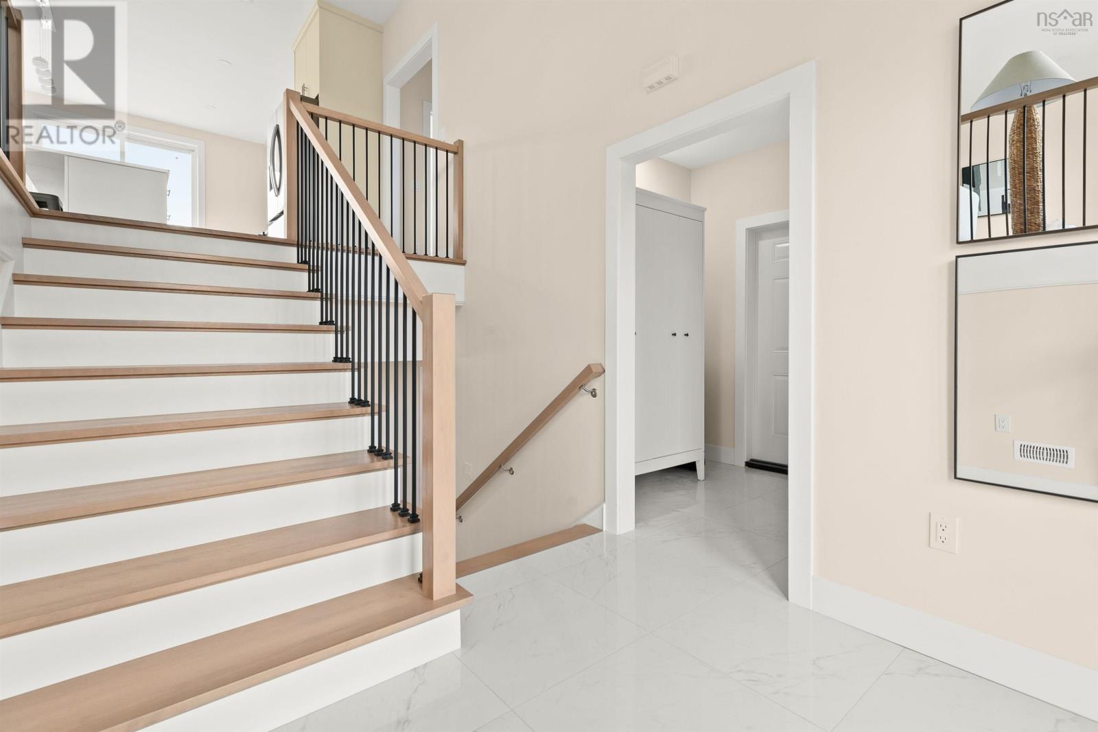 414 Canoe Crescent Property Photo 10