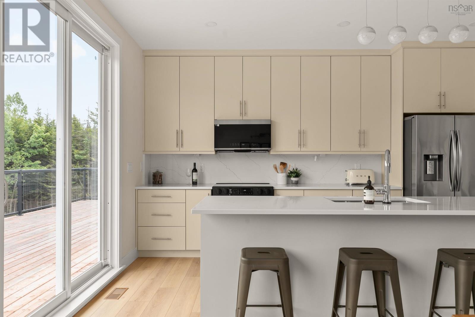 414 Canoe Crescent Property Photo 20