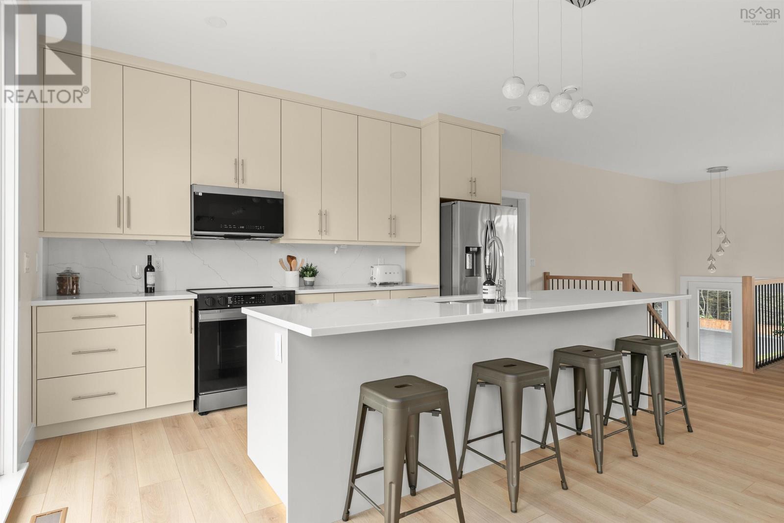 414 Canoe Crescent Property Photo 21