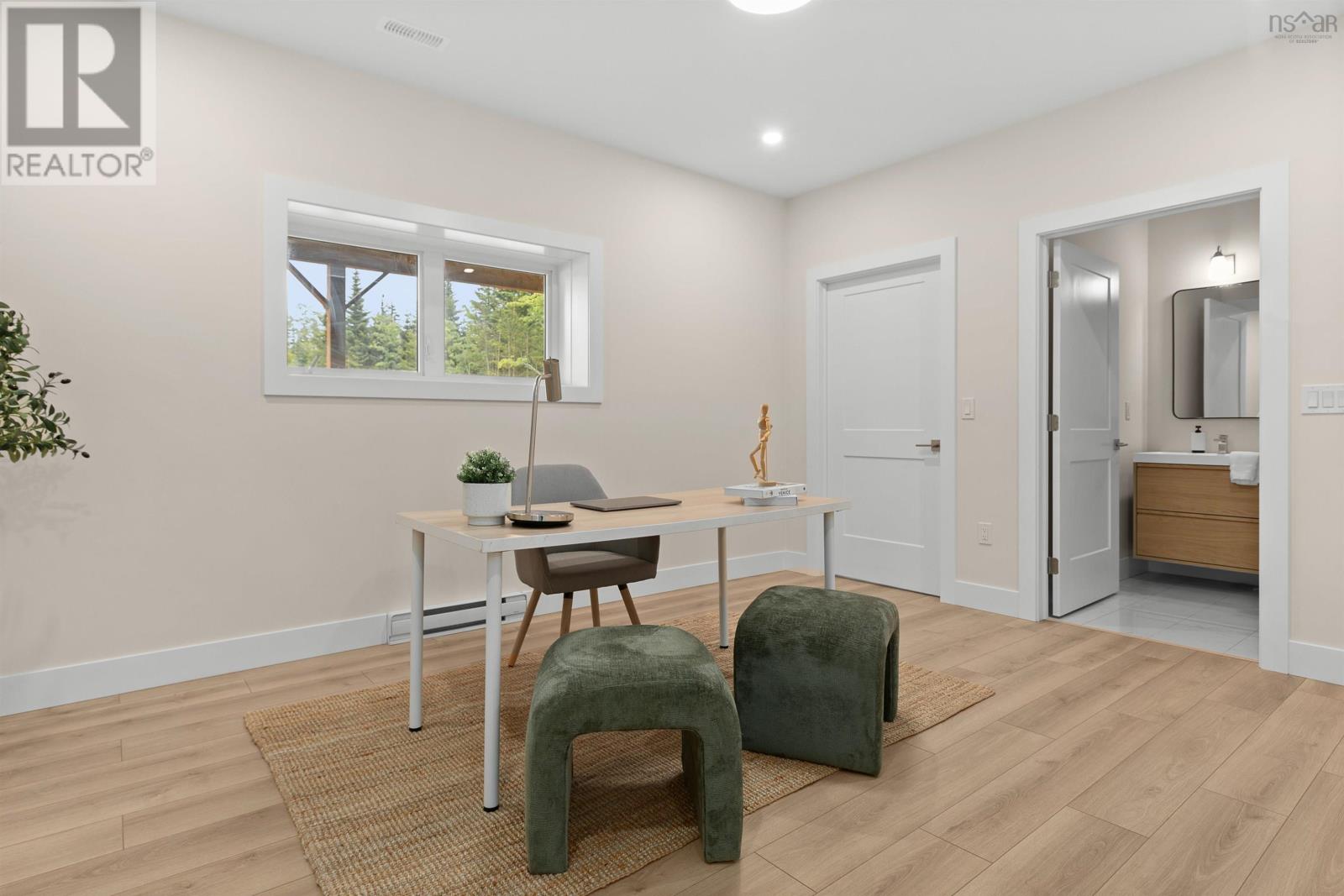 414 Canoe Crescent Property Photo 35