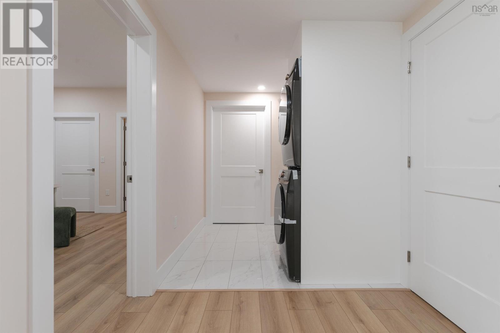 414 Canoe Crescent Property Photo 37