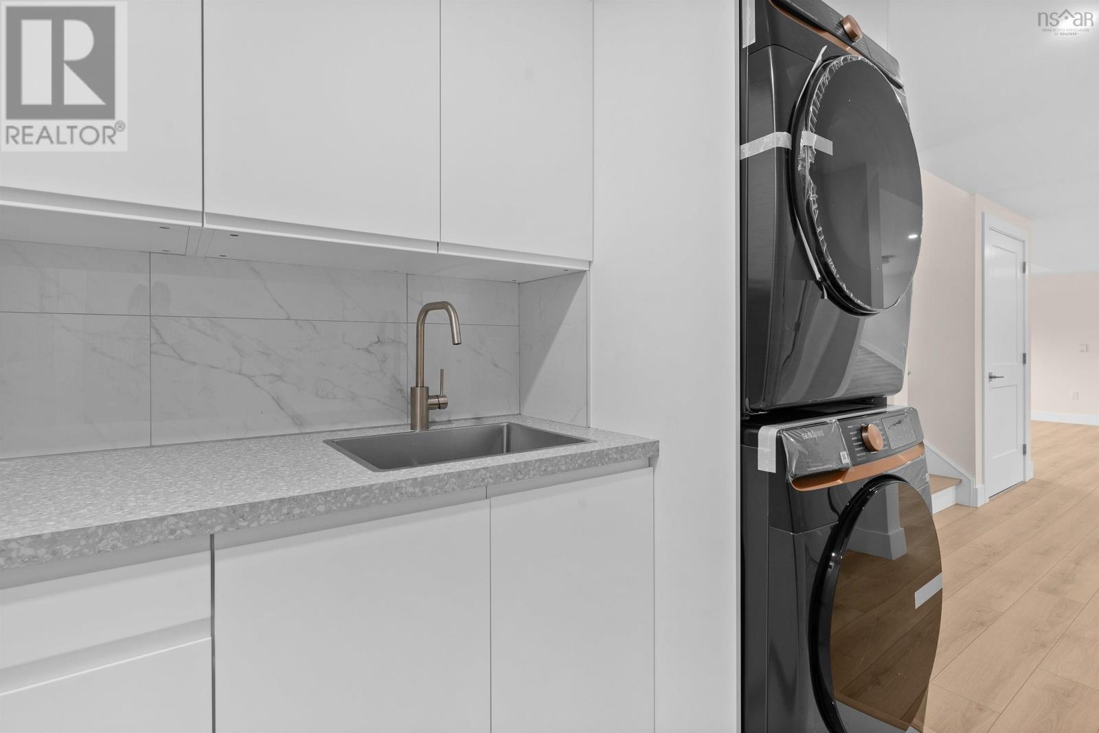 414 Canoe Crescent Property Photo 38