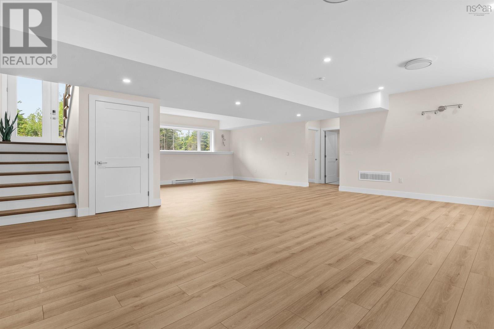 414 Canoe Crescent Property Photo 39