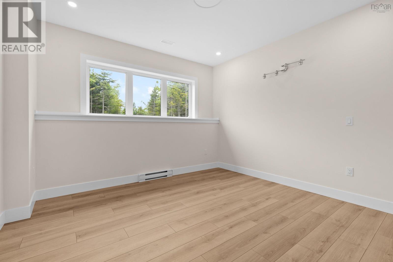 414 Canoe Crescent Property Photo 42