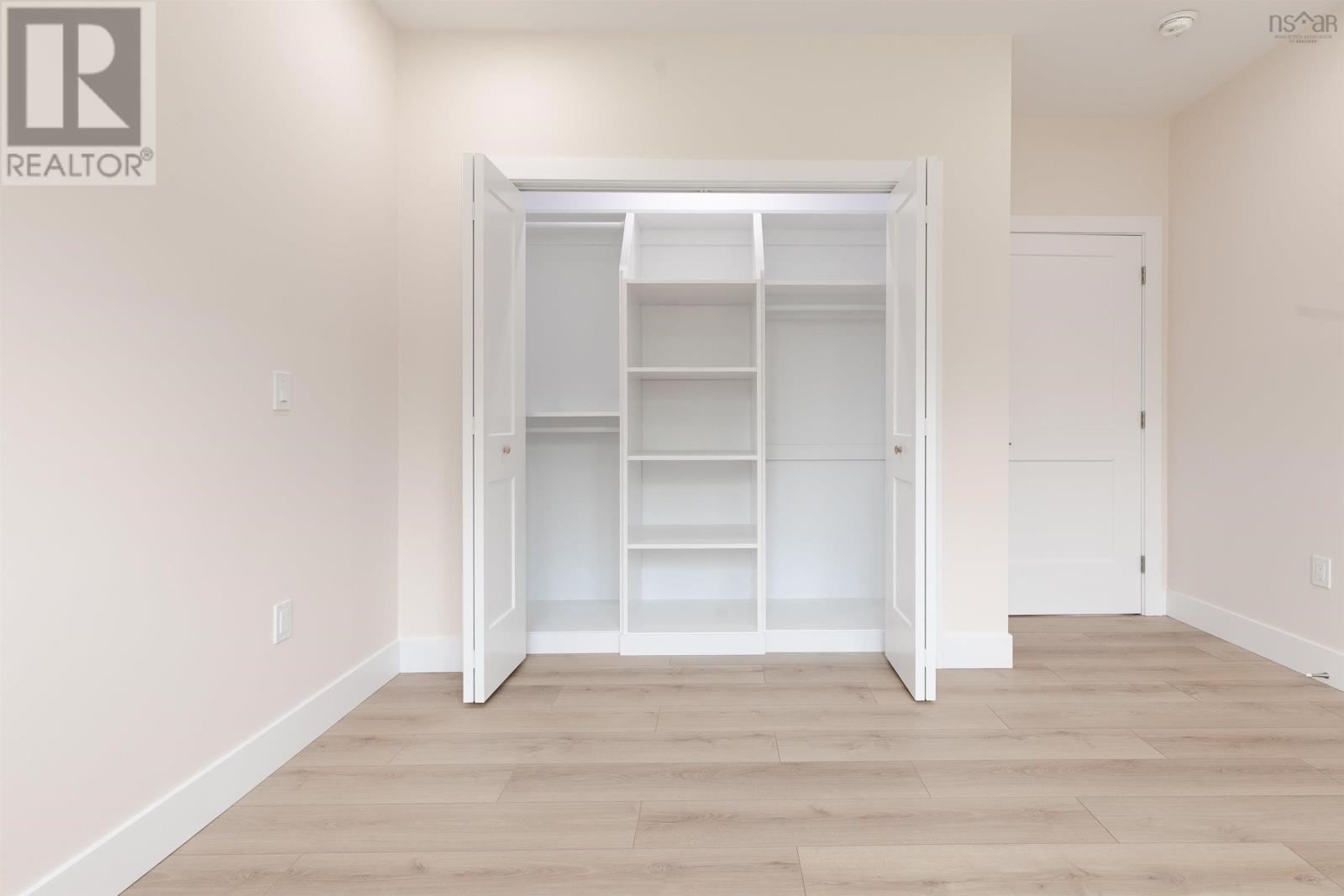 414 Canoe Crescent Property Photo 43