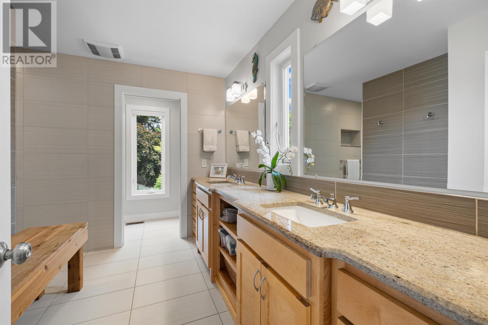 47 Admiral Street Property Photo 30