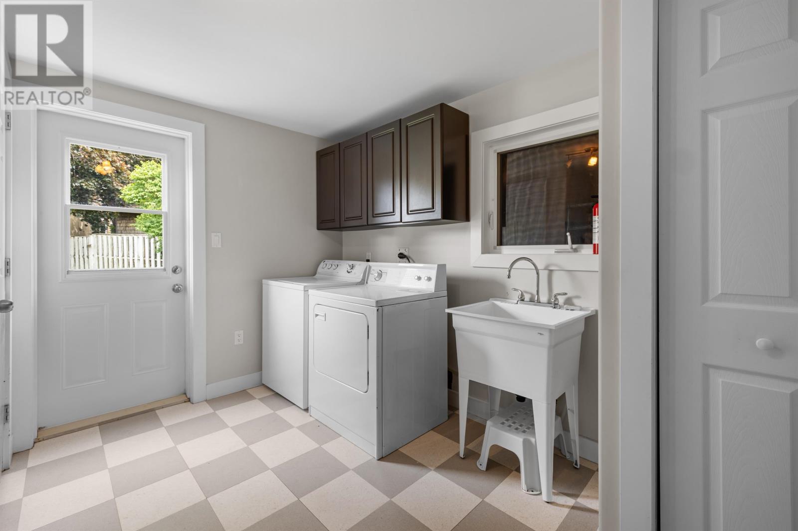 47 Admiral Street Property Photo 34