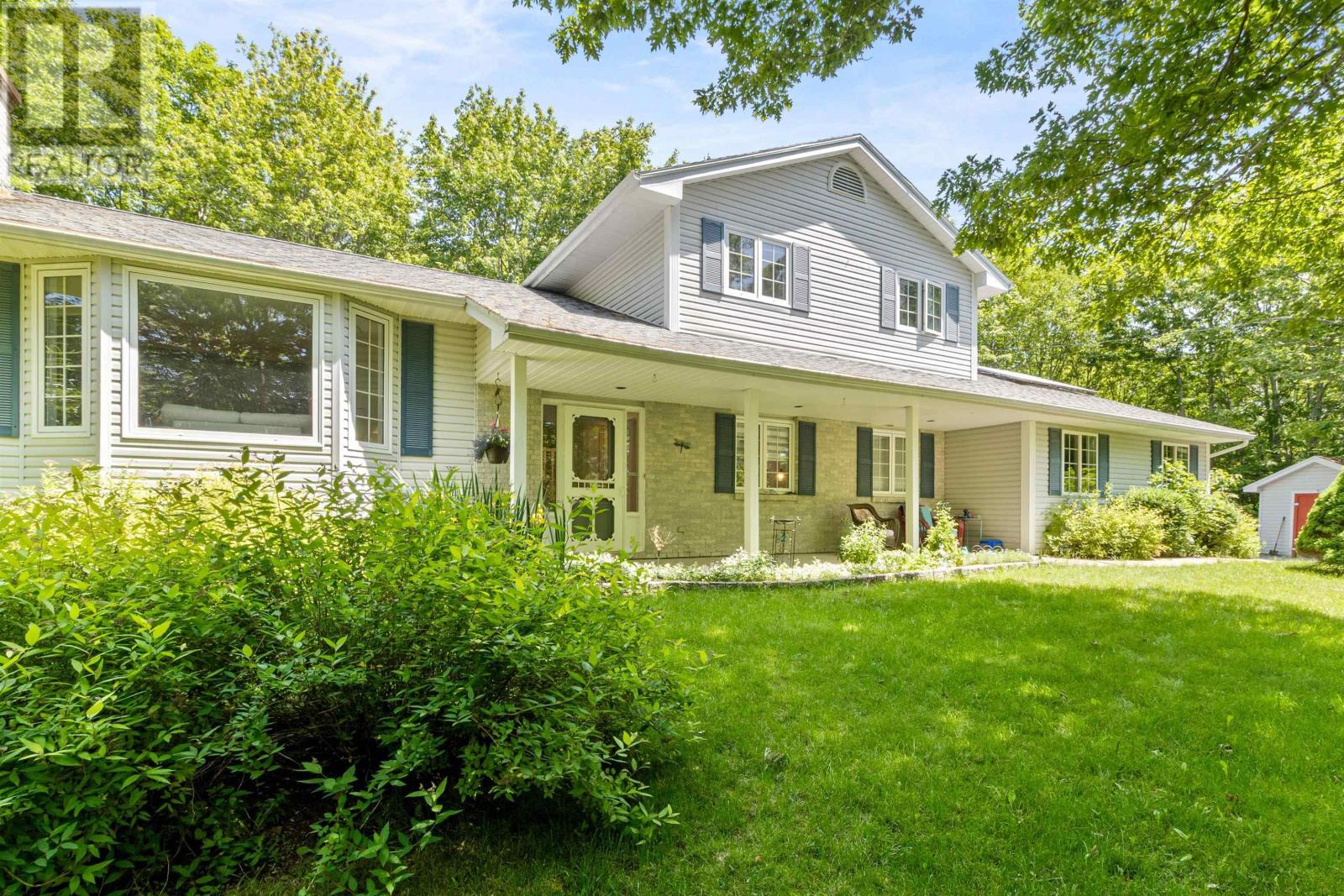 99 Stone Mount Drive Property Photo 2