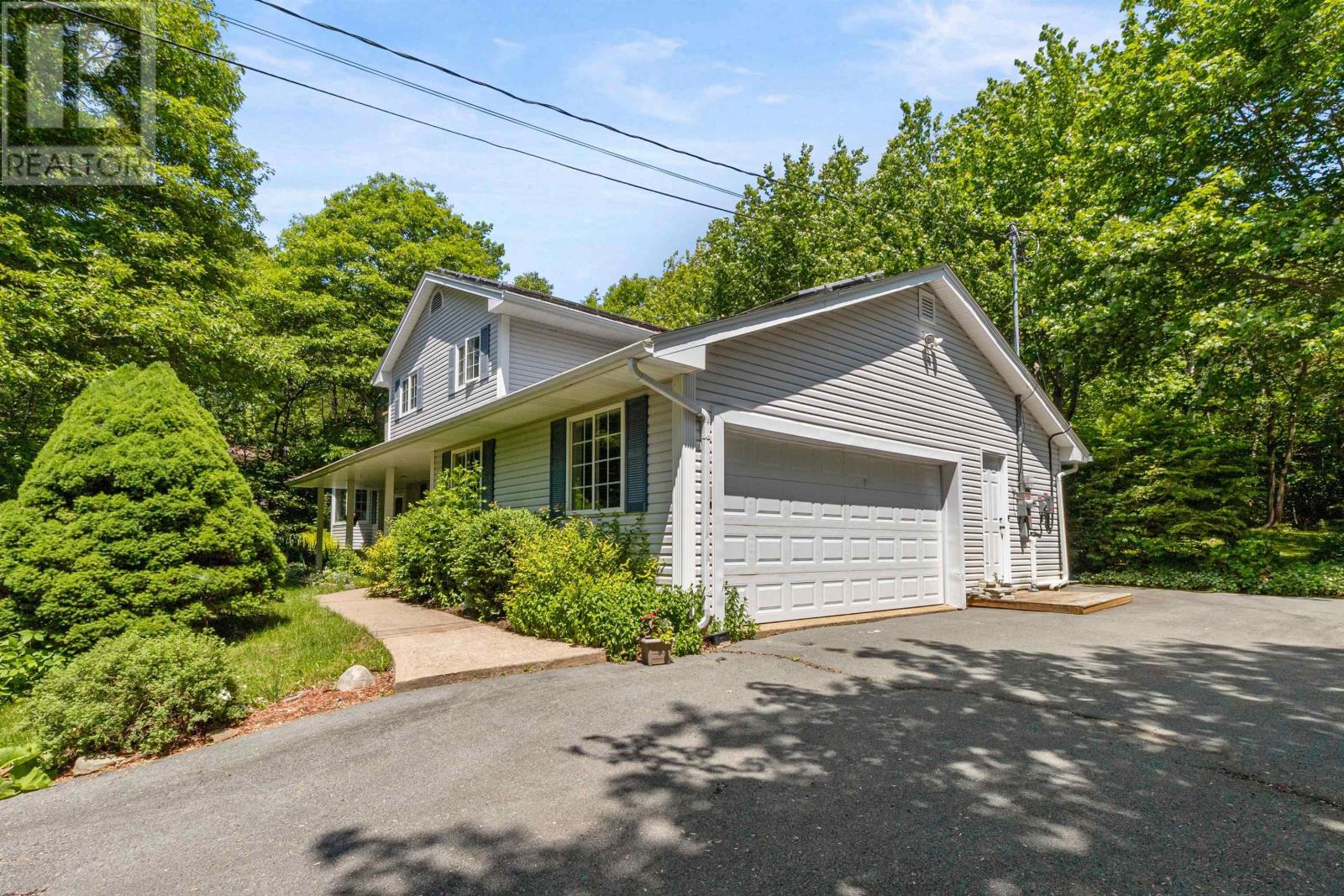 99 Stone Mount Drive Property Photo 4