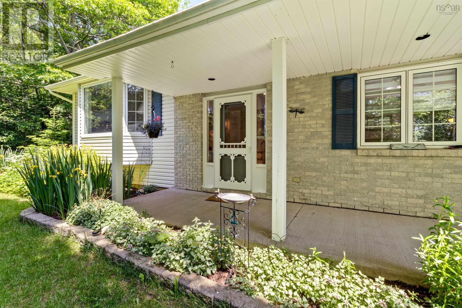 99 Stone Mount Drive Property Photo 5