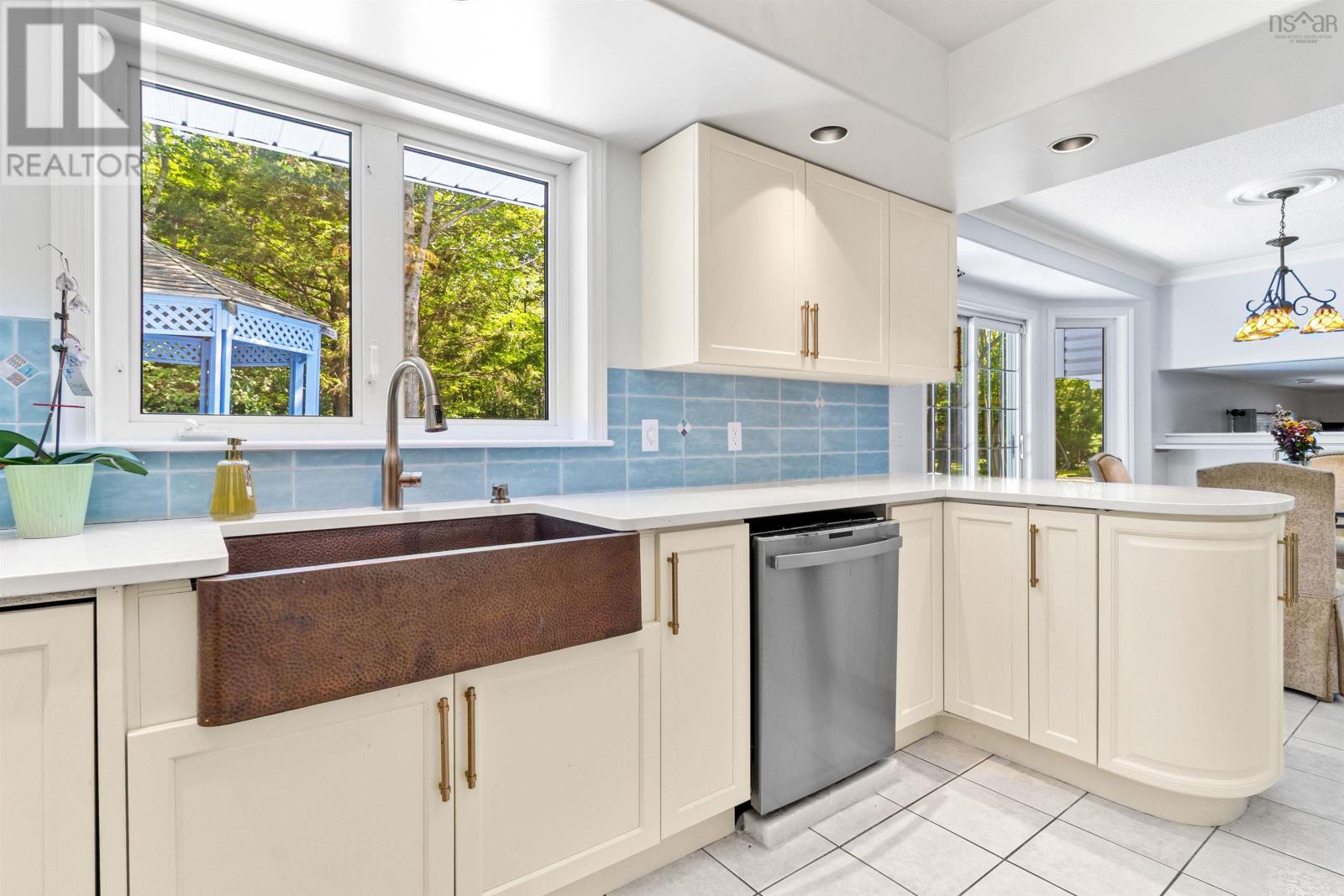 99 Stone Mount Drive Property Photo 12