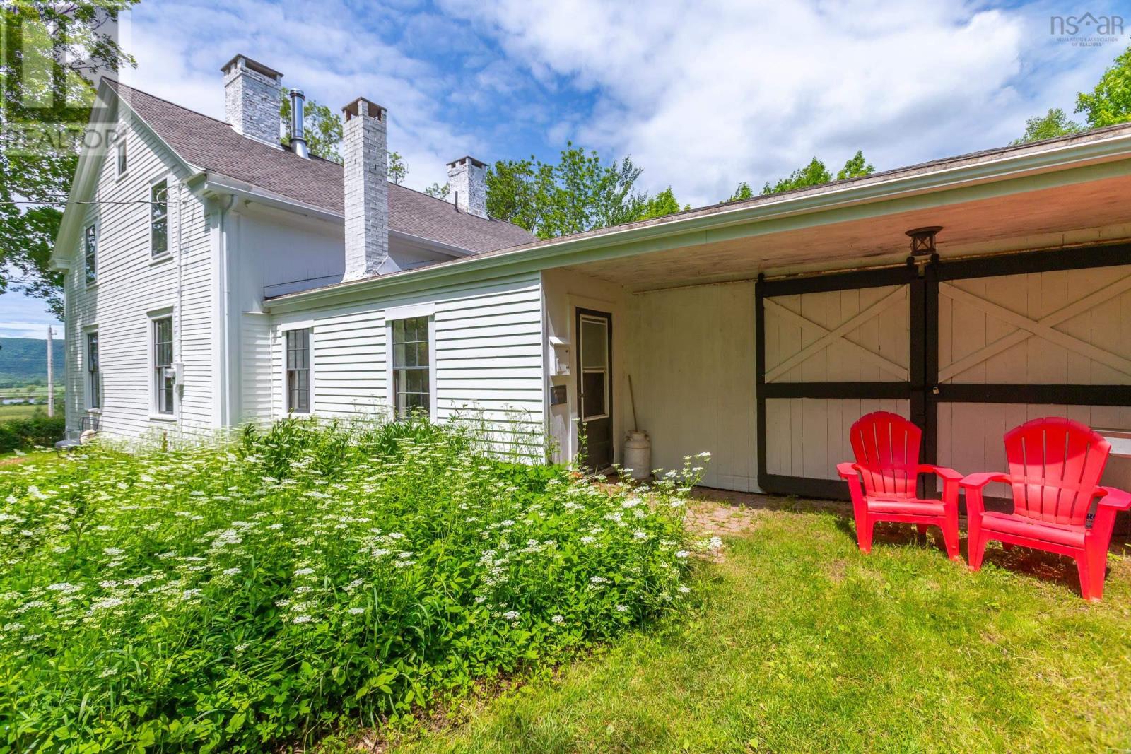 2386 Highway 201 Property Photo 5