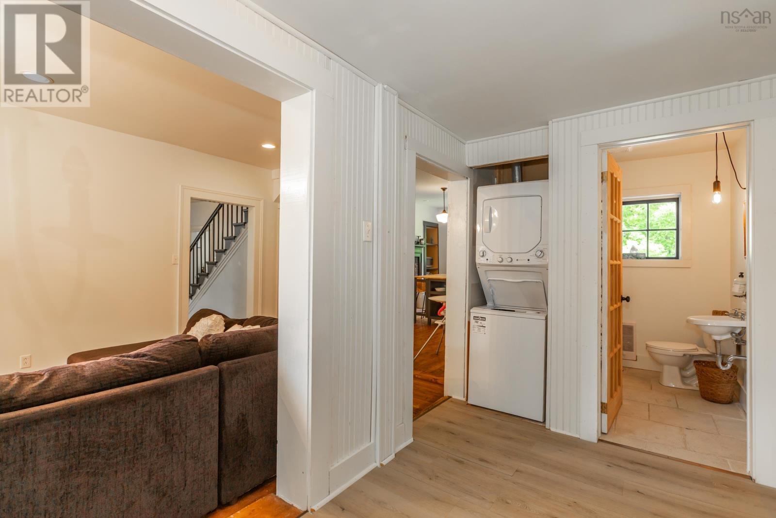 2386 Highway 201 Property Photo 9