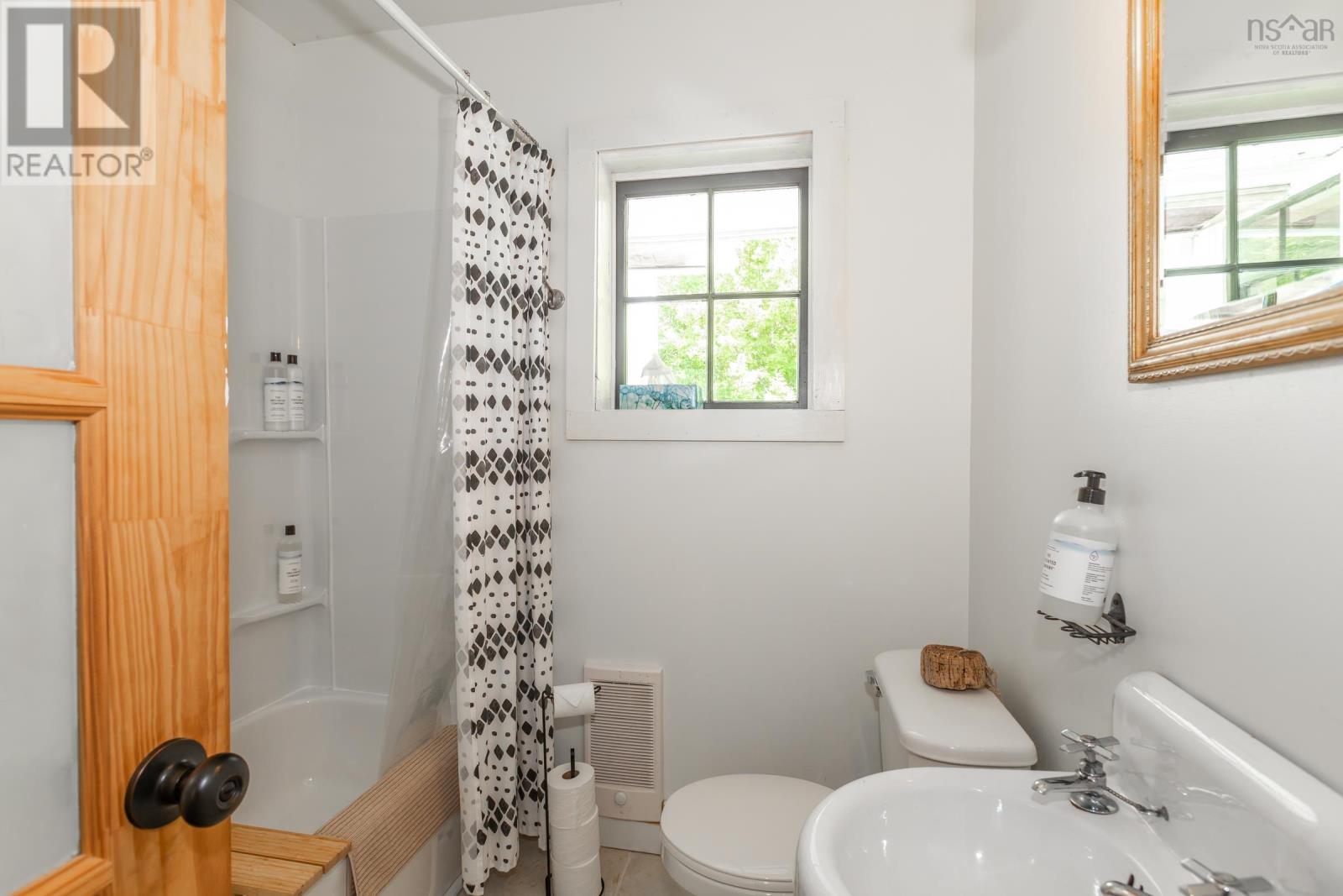2386 Highway 201 Property Photo 11