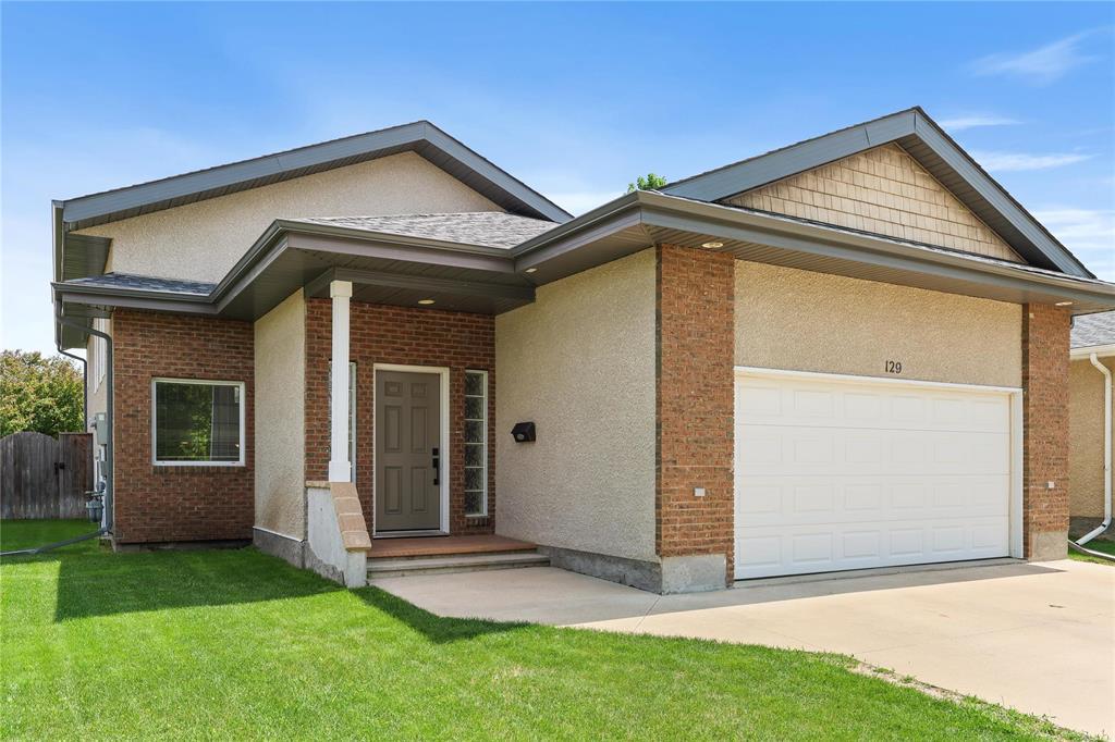 129 Fraser Crescent Property Photo 1