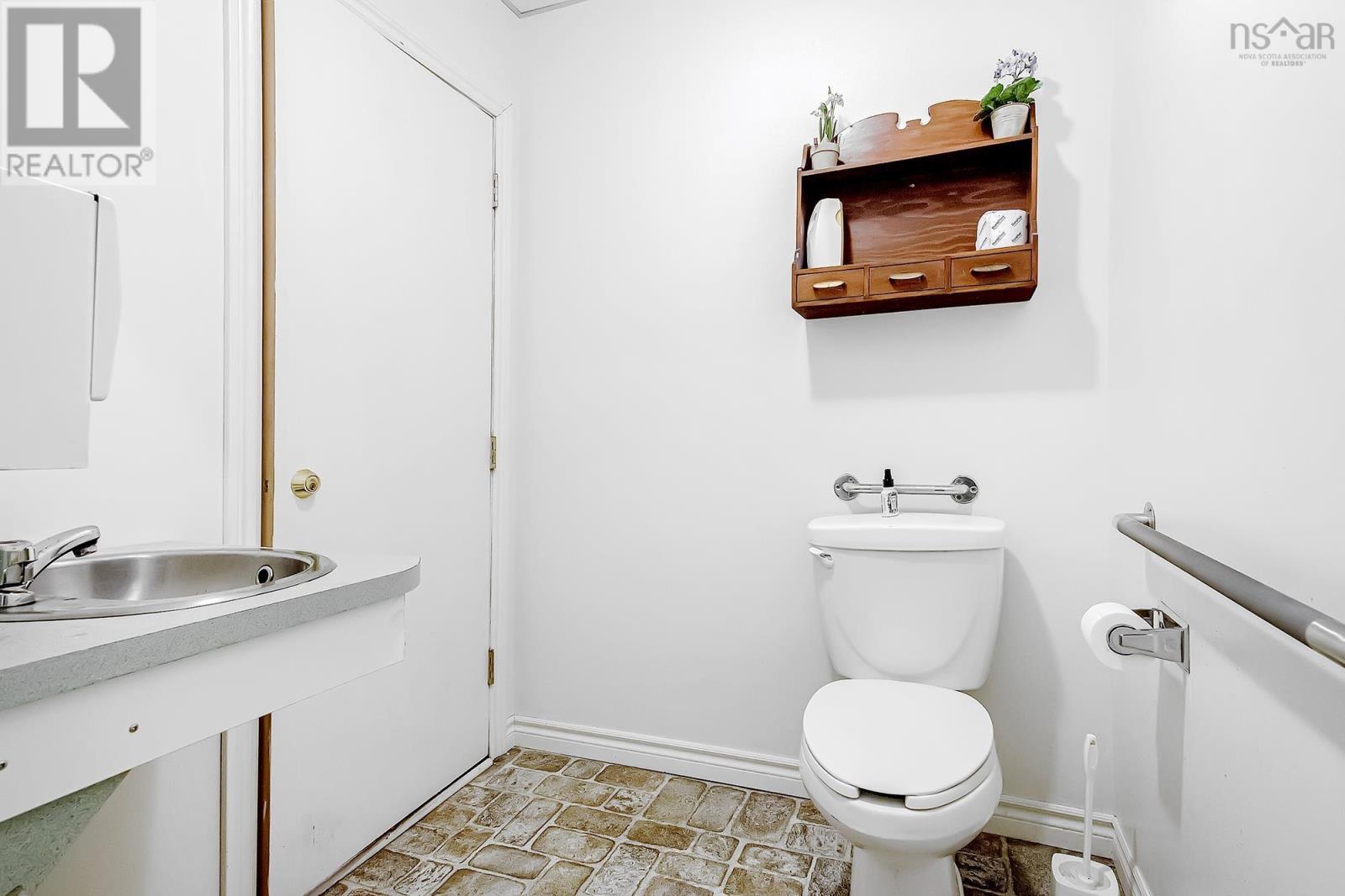 59 Water Street Property Photo 6
