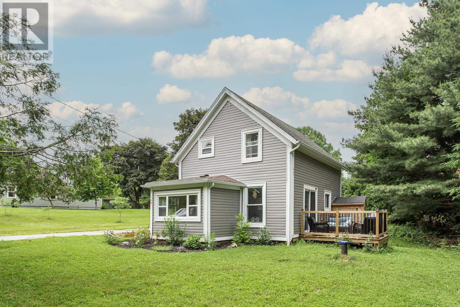 108 Cottage Street Property Photo 2