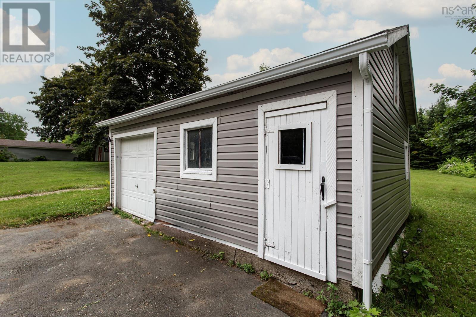 108 Cottage Street Property Photo 10