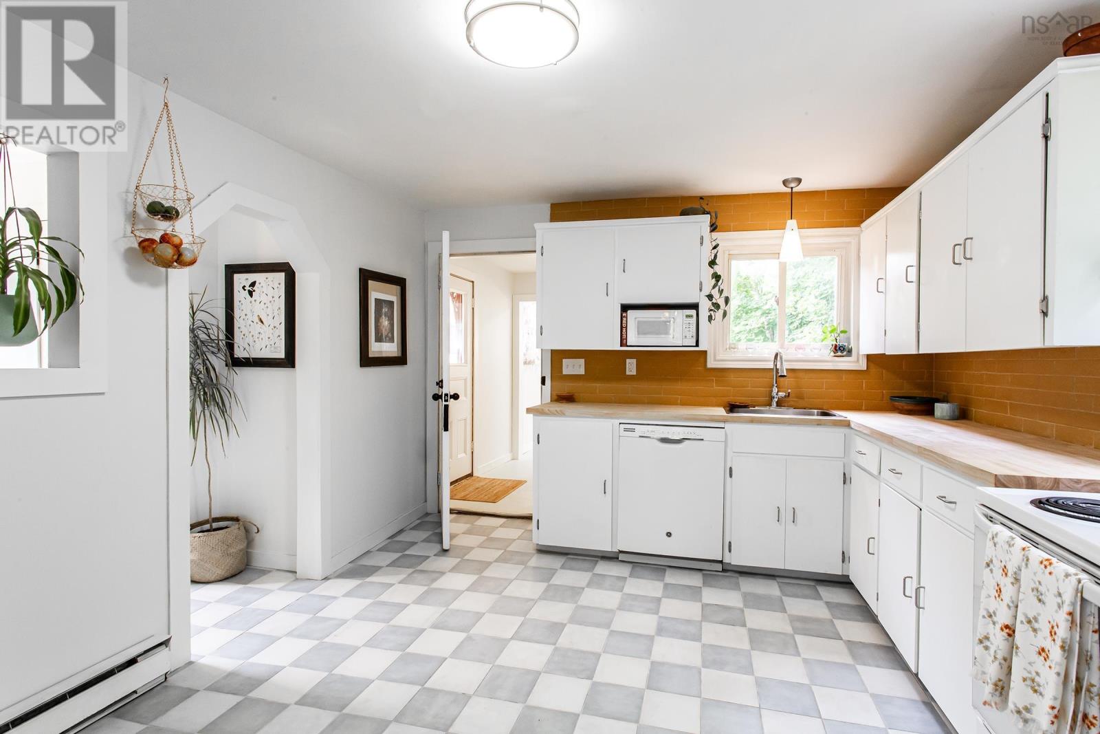 108 Cottage Street Property Photo 16