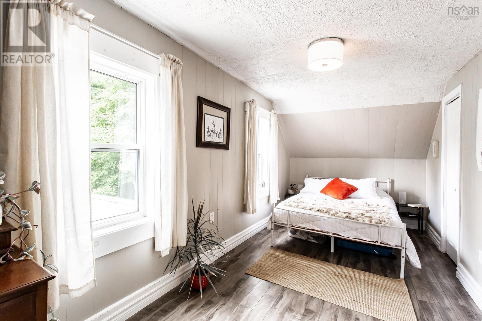 108 Cottage Street Property Photo 26