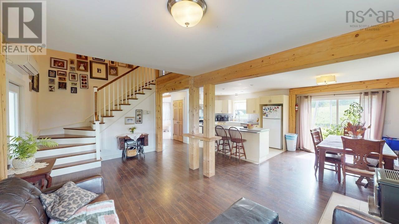 656 Ohio East Road Property Photo 2