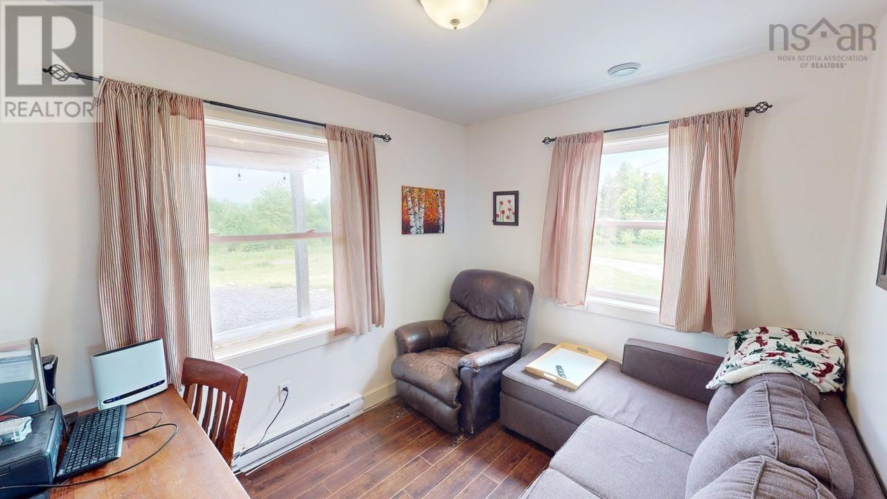 656 Ohio East Road Property Photo 6