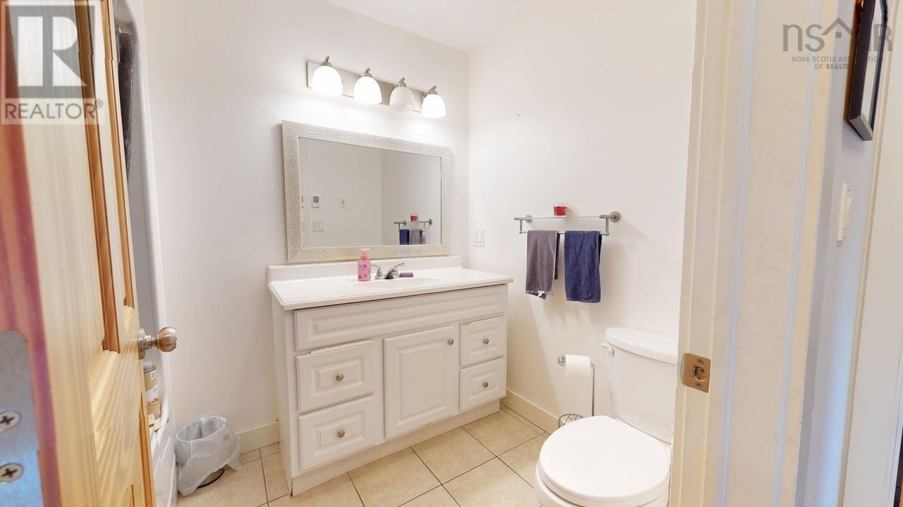 656 Ohio East Road Property Photo 7