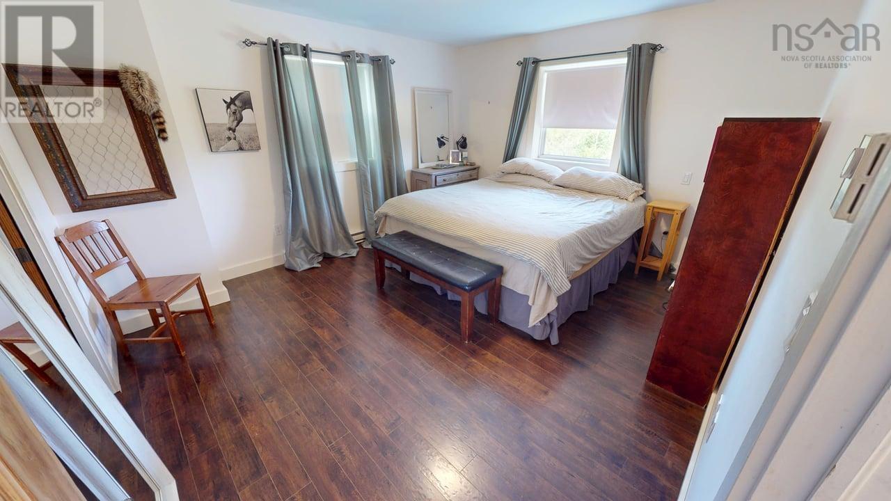 656 Ohio East Road Property Photo 10