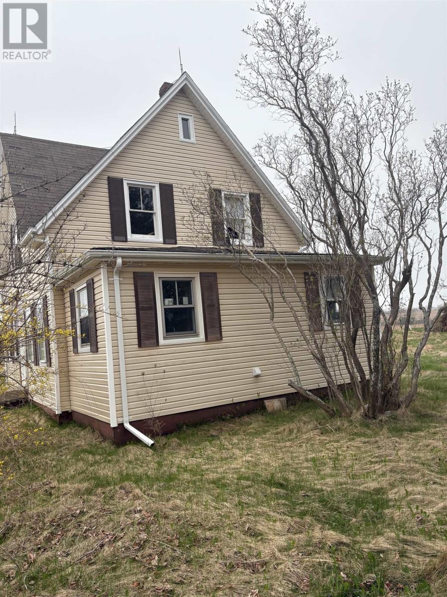 4664 Trans Canada Highway Property Photo 4