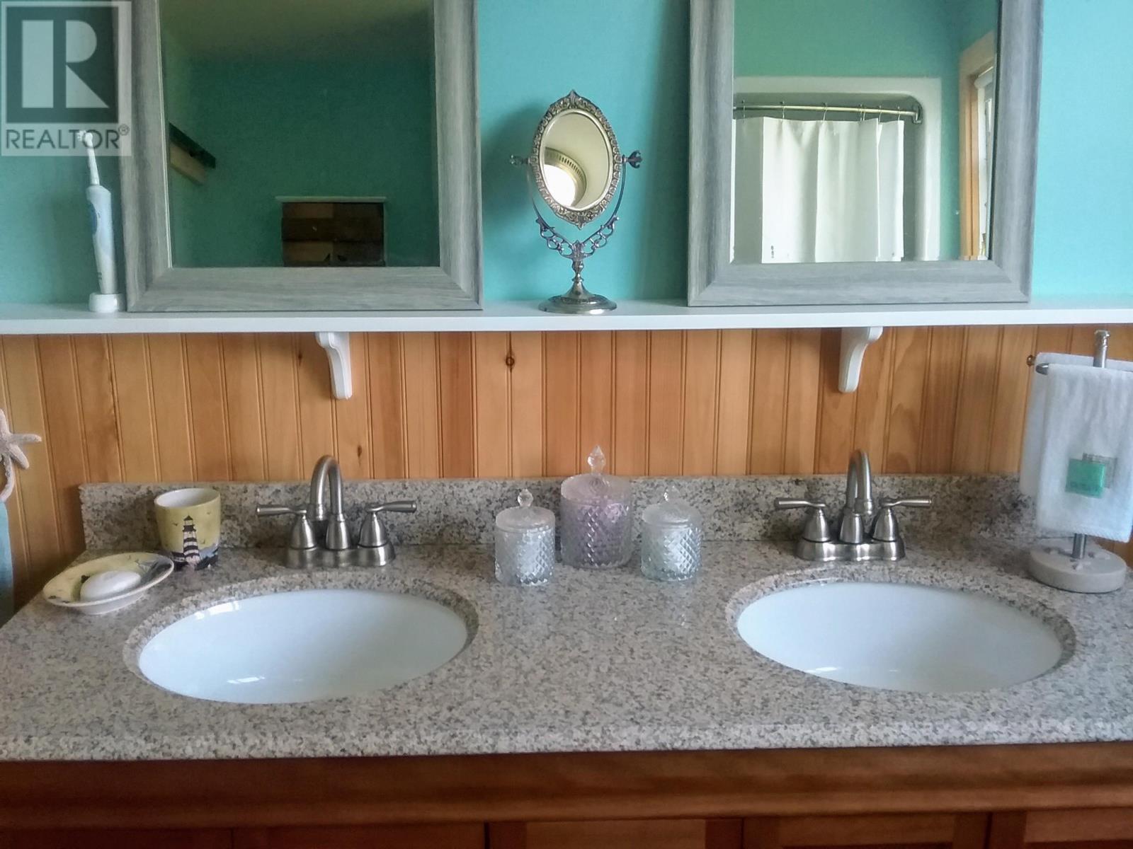 4664 Trans Canada Highway Property Photo 6