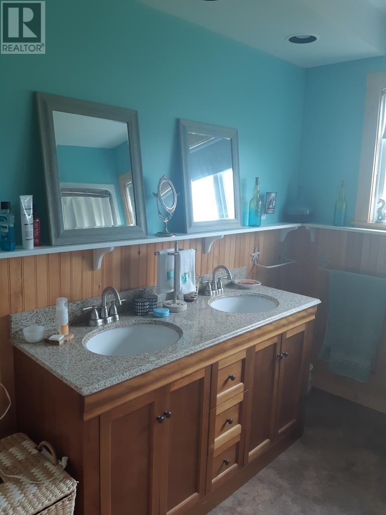 4664 Trans Canada Highway Property Photo 7