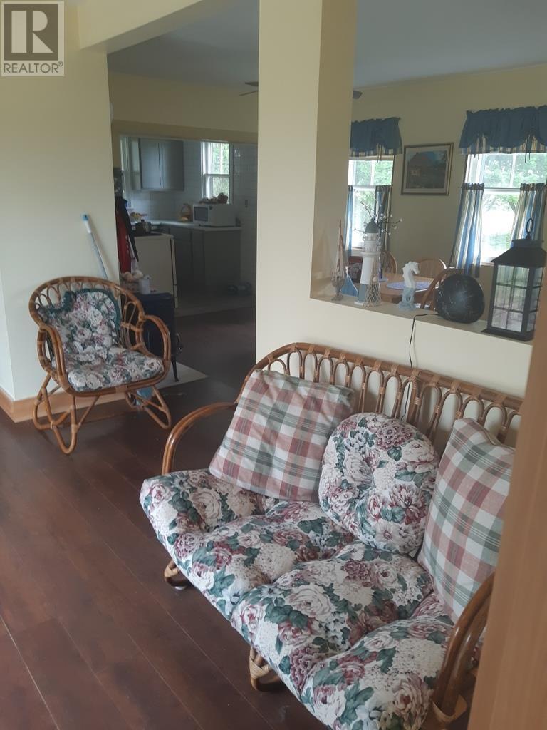 4664 Trans Canada Highway Property Photo 11